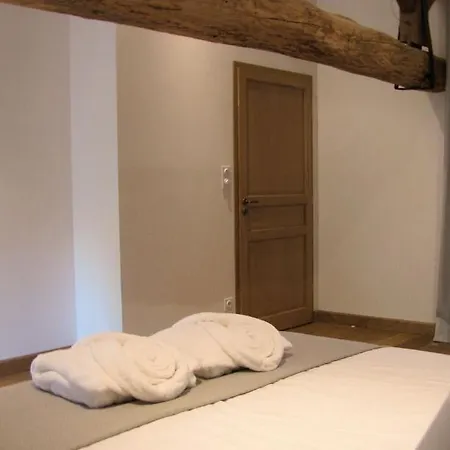 Maison Saint-pe Nocleg ze śniadaniem 4*