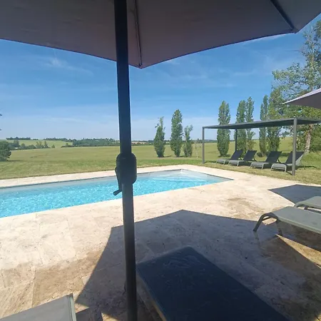 Bed and Breakfast Maison Saint-pe 4*