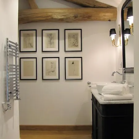 Bed & Breakfast Maison Saint-pe 4*