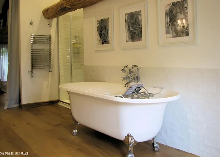 Maison Saint-pe Oda ve Kahvaltı 4*