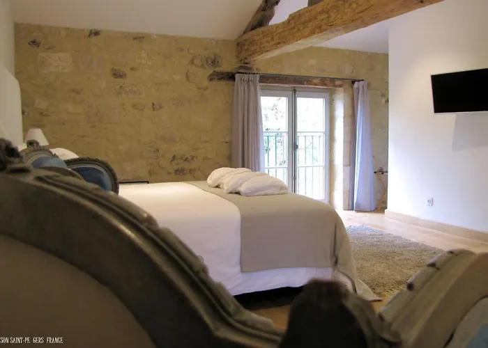 Maison Saint-pe Oda ve Kahvaltı 4*